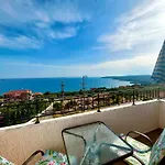 Apartmanhotel Ocean Front 77 4*