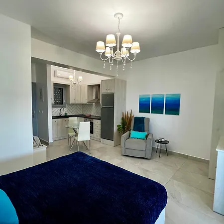 Ocean Front 77 公寓式酒店 劳德哈塔