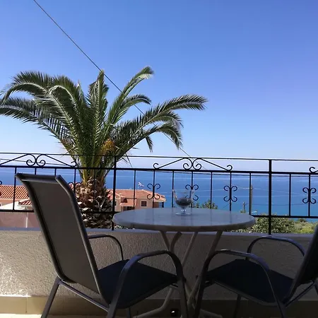 Ocean Front 77 公寓式酒店 劳德哈塔