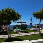 Ocean Front 77 Apartahotel 4*