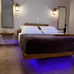 Ocean Front 77 מלון דירות