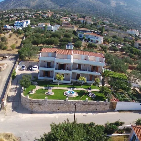 Ocean Front 77 Apartmanhotel