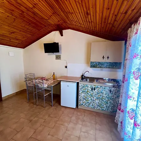 Ocean Front 77 Apart-hotel Lourdata (Kefalonia)