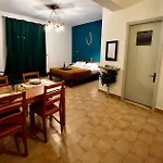 Aparthotel Ocean Front 77